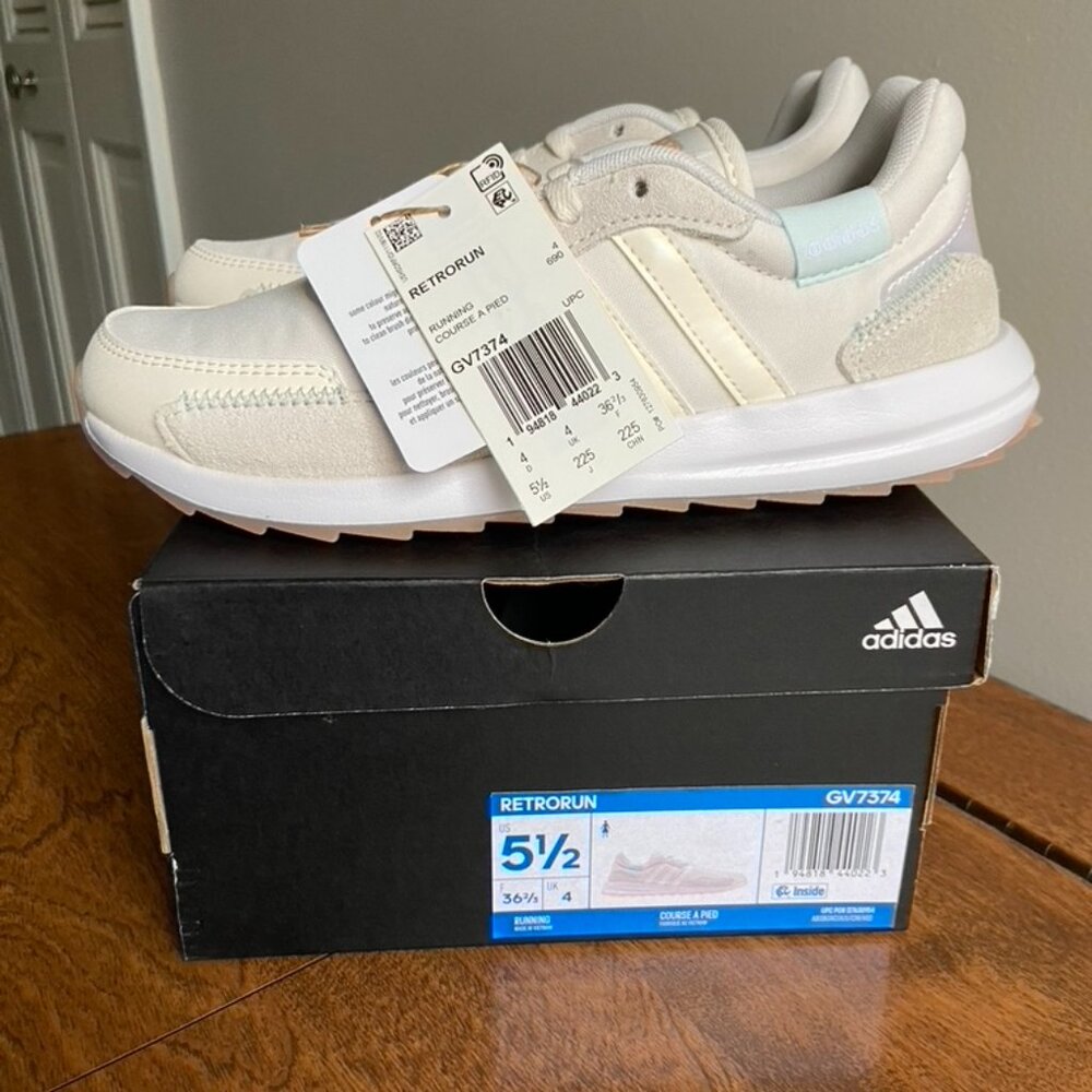 NIB Adidas Retro Run Shoe size 5.5